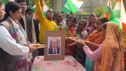 Watch: Varanasi residents perform aarti for Putin ahead of India visit
