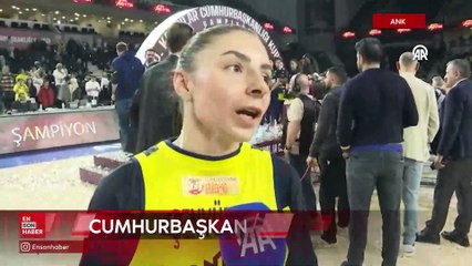 Fenerbahçe Opet Kadın Basketbol Takımı'nın kupa sevinci