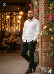 📸 Capturing confidence. Capturing personality. #cafe#LifestylePhotography #CinematicLook #MenStyle #PortraitMood #AestheticVibes #PhotographyByAshiq