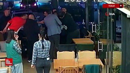 Tokat'ta içtiği çay nefes borusuna kaçtı arkadaşı heimlich manevrası ile kurtardı