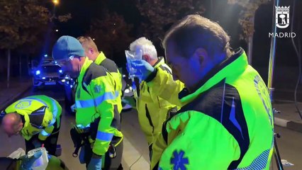 Muere un hombre al chocar la moto que conducía contra un árbol en Madrid