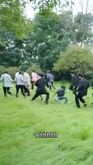 After the end, the man she had loved for nineteen years disappeared after she expressed her feelings, and reunited three years later, but he returned with a pregnant woman, leaving her heartbroken, aggrieved and even despairing