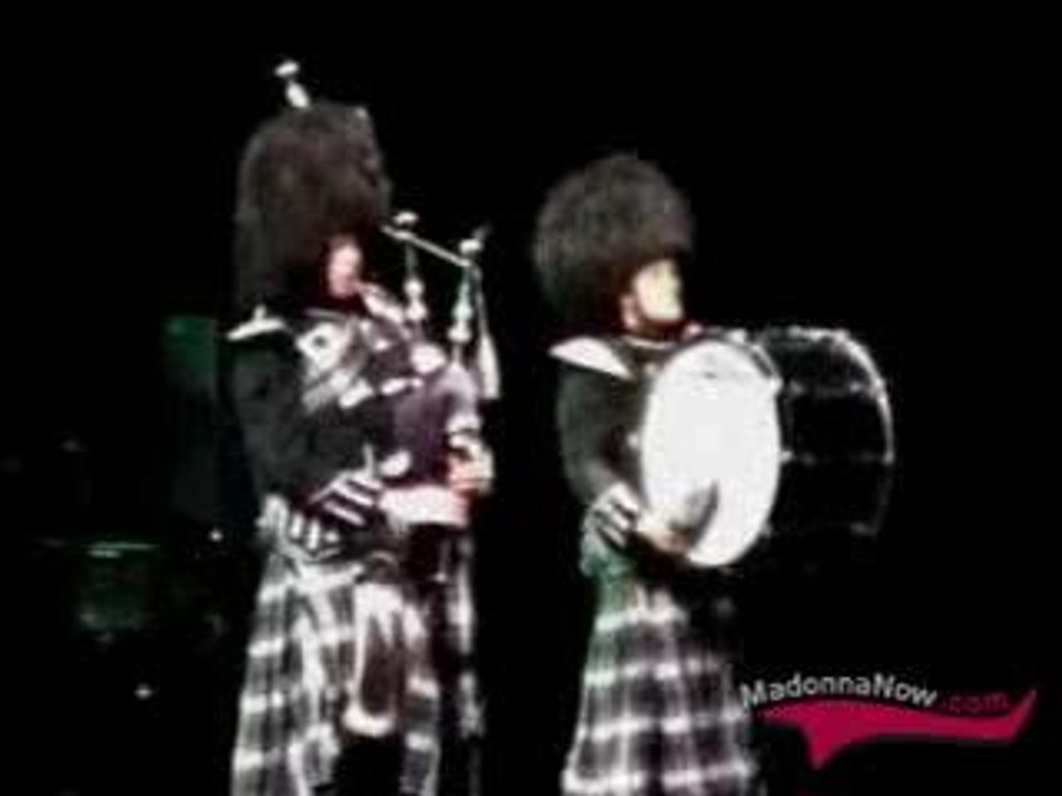 Madonna Into The Groove 1