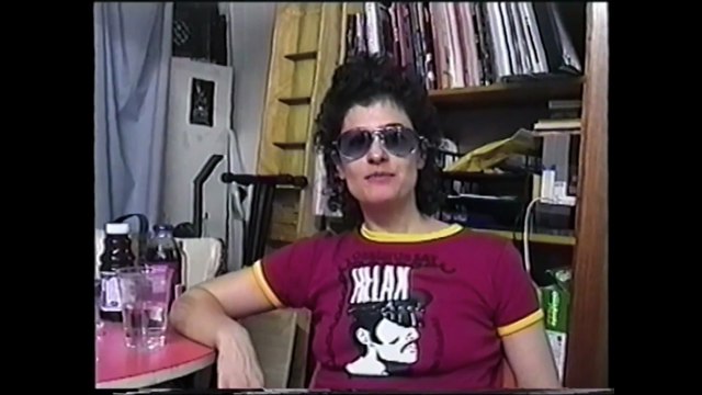 Peaches Goes Bananas