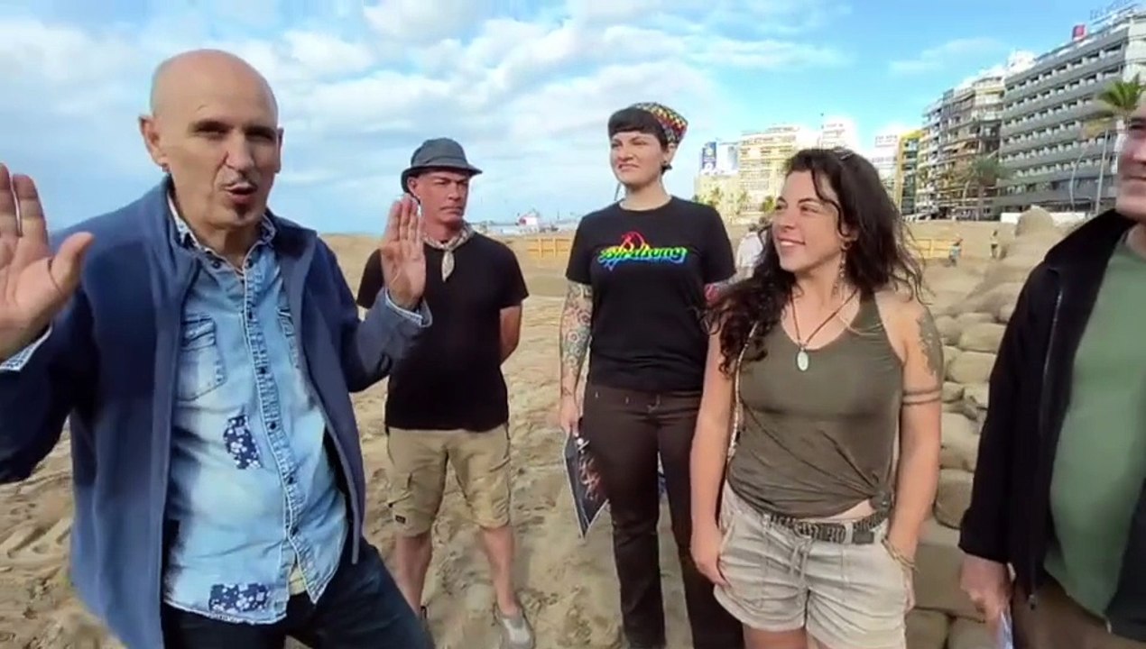 Trabajos previos en el Belén de arena de Las Canteras