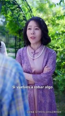 Chica de limpieza dice UNA FRASE y salva empresa en quiebra… CEO gana $1B y se casa con ella!