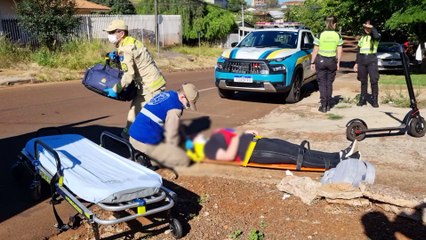 Mulher fica ferida após acidente de trânsito com patinete elétrico no bairro Santo Onofre