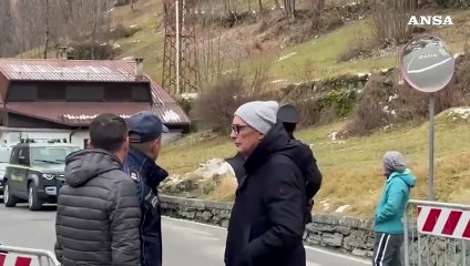 Atterraggio pesante per un elicottero in Valmalenco, occupanti estratti vivi
