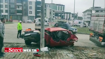 Kamyon ile otomobilin çarpıştığı kazada 4 kişi yaralandı