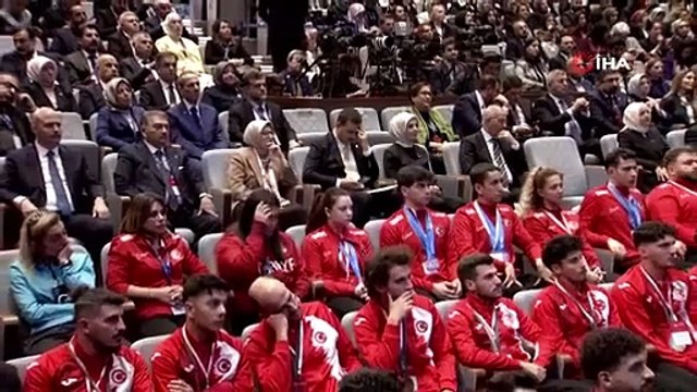 Cumhurbaşkanı Erdoğan: 2010’da yaptığımız anayasa değişikliği ile engelli vatandaşlarımıza yönelik ayrımcılığı açıkça yasakladık ve engelli haklarını anayasal güvenceye bağladık