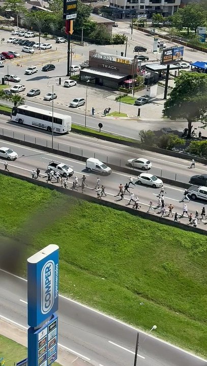 Vídeo mostra início da emboscada da organizada do Santos contra ônibus da torcida do Inter