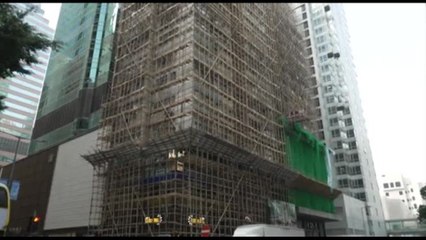 Hong Kong, dopo maxi incendio al bando le reti di sicurezza