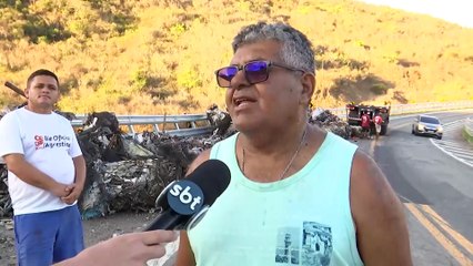 Acidente na Curva do Criminoso na BR-104: Caminhão de Sucata Perde o Controle
