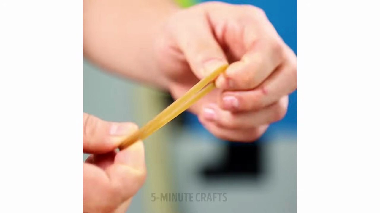 ESSENTIAL DIY HACKS THAT YOU NEED TO KNOW