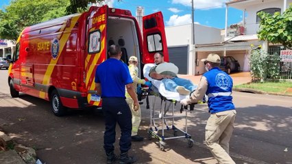 Motociclista fica ferido após colisão entre Kawasaki Ninja e Fiat Strada no bairro Neva, em Cascavel