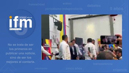 Abelardo De La Espriella llegó a la Registraduría Nacional para entregar cerca de 5 millones de firmas para avalar su candidatura a la Presidencia