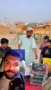 یہ عاجز سا انسان سادہ لوح ایک ھزار سے اتنا خوش ھو رھا ھے جیسے قارون کا خزانہ مل گیا اللہ ان ھاتھوں کو سلامت رکھے جو ایسے لوگوں کی آنکھوں میں پیاری سی خوشی کا سبب بنتے ھیں