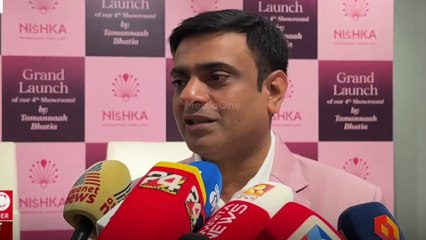 യു.എ.ഇയിലെ പ്രമുഖ ജ്വല്ലറി സ്ഥാപനമായ നിഷ്‌ക മൊമെന്റസ് ജ്വല്ലറിയുടെ നാലാമത്തെ ഷോറൂം അബുദബിയിൽ