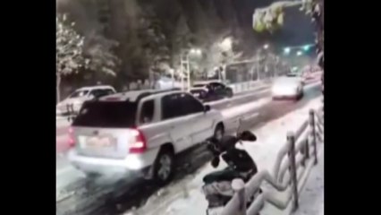 분당 태재고개에서 6중 추돌..."제설작업 안돼" / YTN