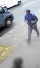 Police search for man who allegedly punched 14-year-old girl in Queens