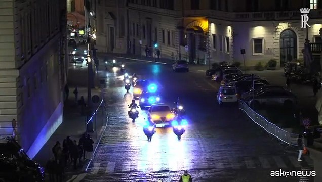 Mattarella accoglie la Fiamma Olimpica di Milano-Cortina