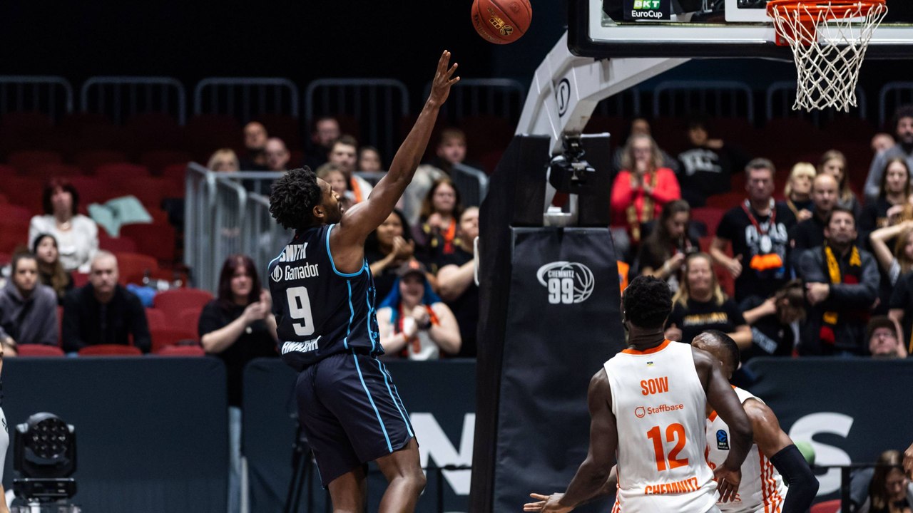 Ex-Berliner Smith macht Chemnitz den Garaus!