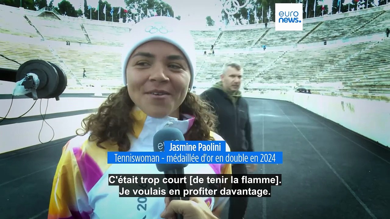 La flamme des Jeux olympiques d'hiver 2026 remise aux organisateurs de Milan-Cortina