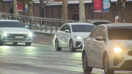 '기습 폭설'로 곳곳 빙판길...출근길 교통 혼잡 우려 / YTN