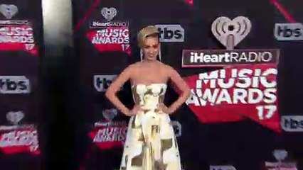 Kim Kardashian Cries Over Kanye West - KUWTK Recap