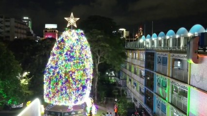 tn7-arbol-del-hospital-de-niños-se-iluminó-para-dar-inicio-a-Navidad-de-pacientes-internados-041225.jpg
