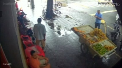 Gari é agredido com pauladas depois de ‘atrapalhar’ furto de bicicleta