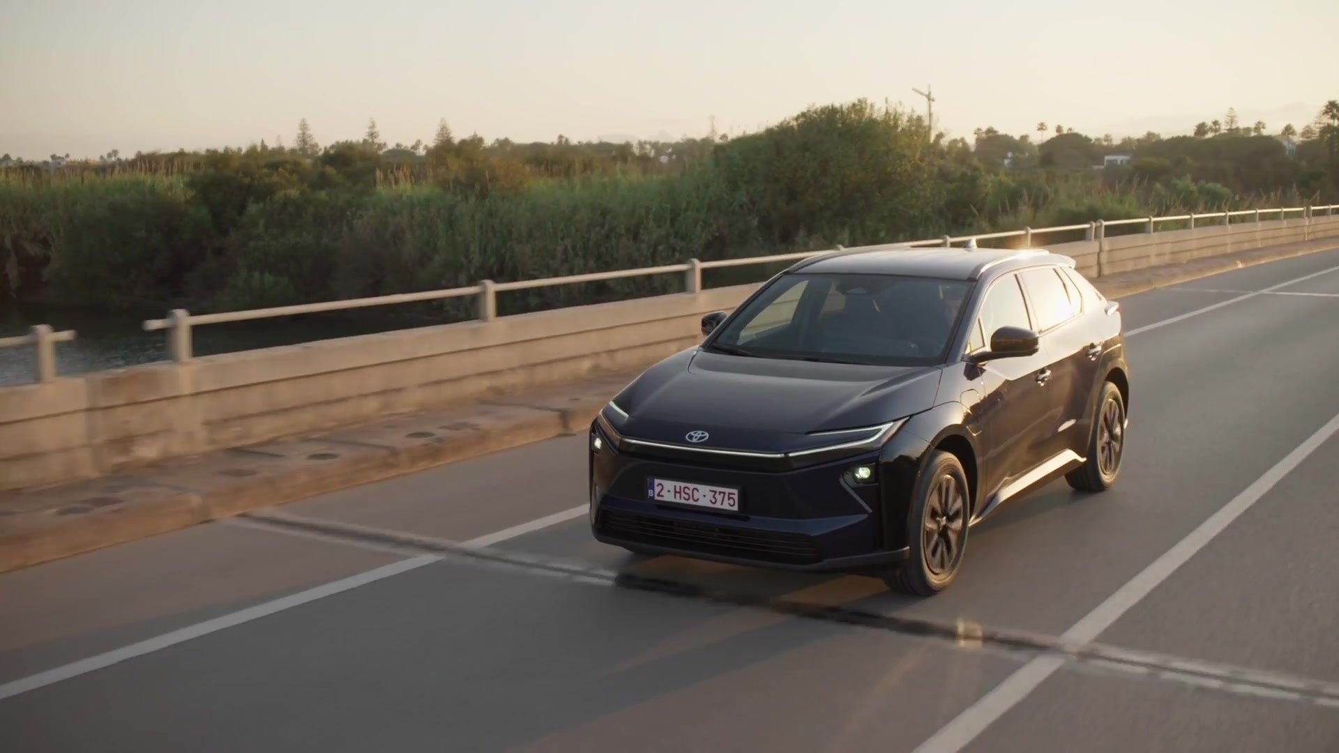 ⁣2026 Toyota bZ4X FWD in Deep Blue Metallic Driving Video