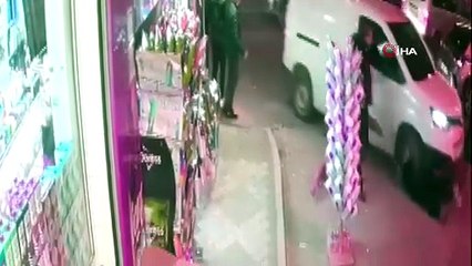 Polisten kaçan caniler dehşet saçtı! Dur ihtarına uymadı, yaşlı kadını ezerek kaçtılar