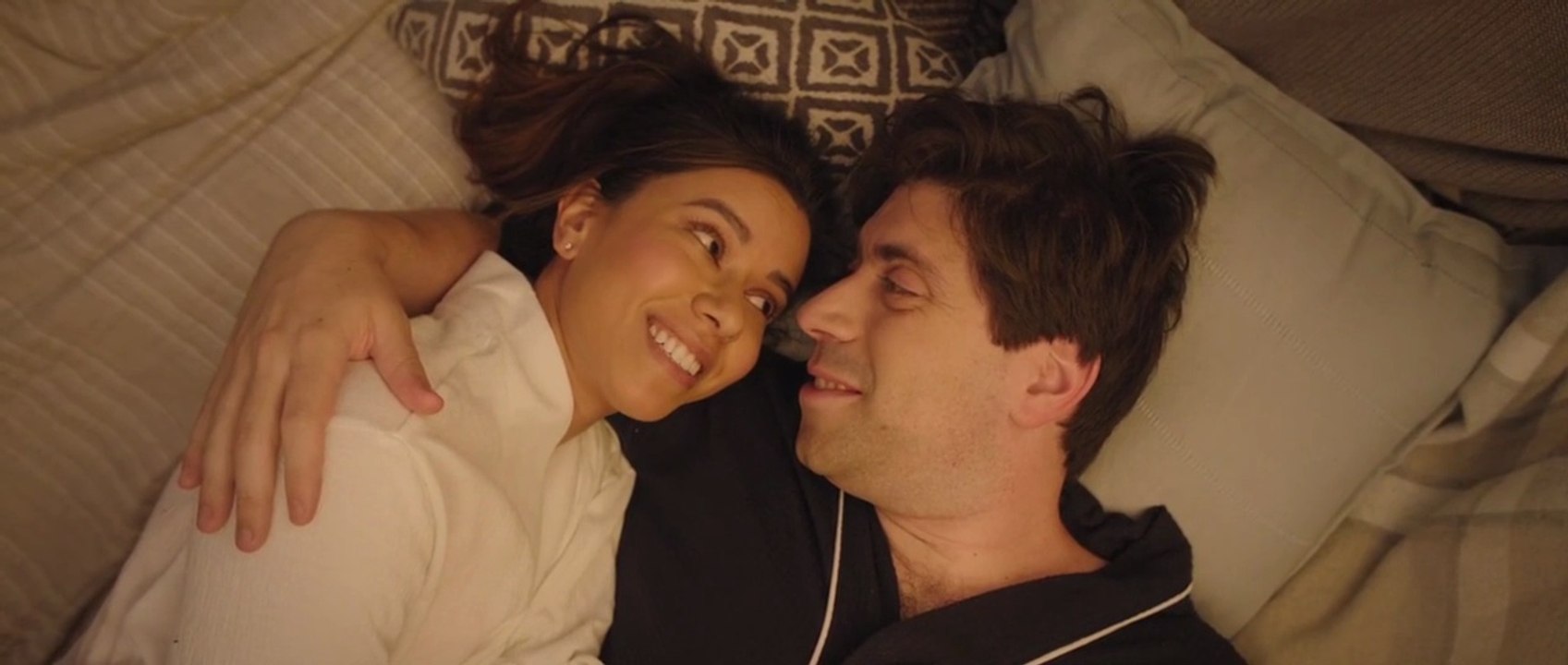 A millennial couple in a long-term relationship break up amid a nuclear missile crisis in LA ( HD )