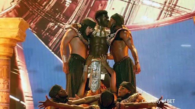 Lil Kim Challenges Nicki Minaj to Verzuz Battle & Cardi B Reveals Pregnancy | BET Awards 2021 Recap