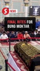 Leaders, family members pay last respects to Bung Moktar