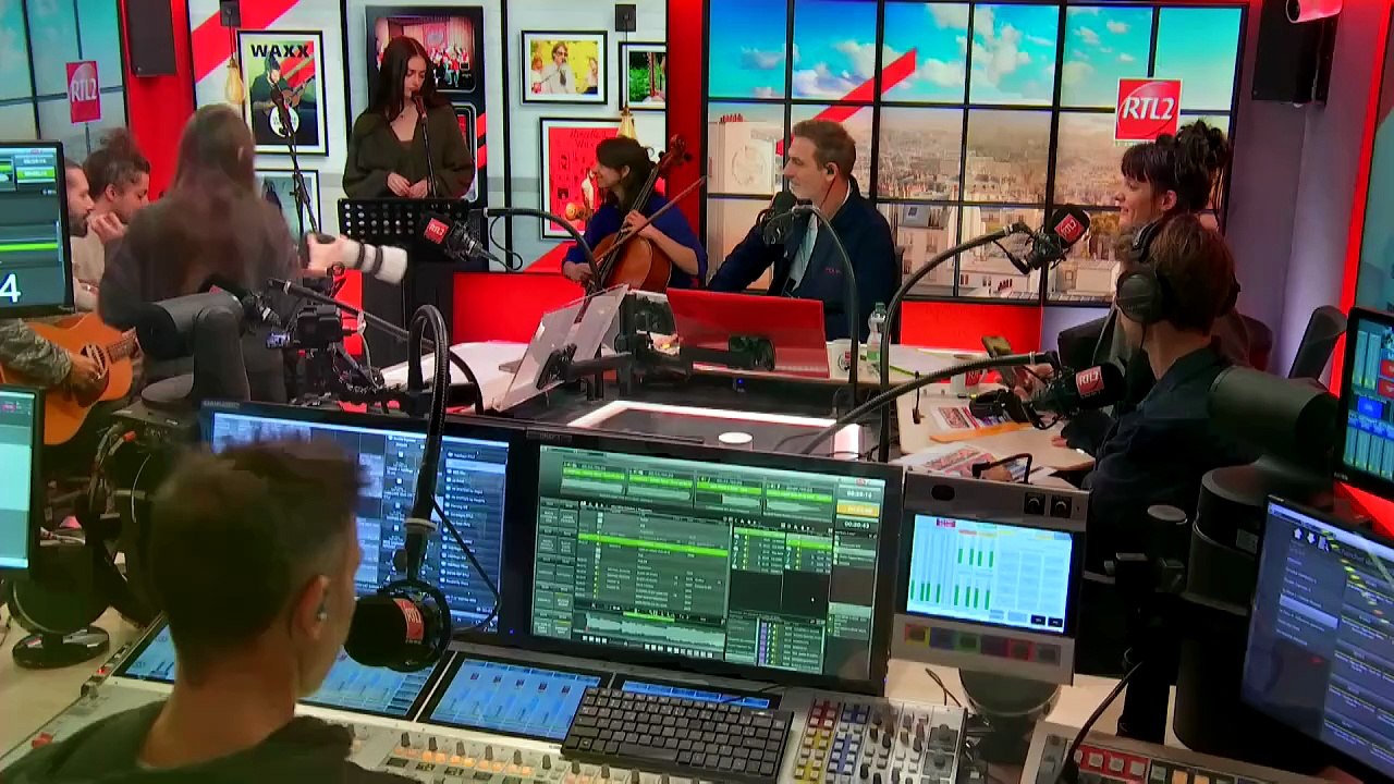 LIVE - Waxx et Solann interprètent "La tendresse" dans Le Double Expresso RTL2 (05/12/25)