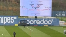 La pantalla gigante del PSG en su centro de entrenamiento