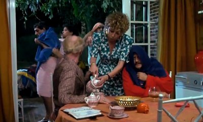 Moros Y Cristianos-1987 - - Luis Garcia Berlanga - (Luis Ciges, Jose Luis Coll, Luis Escobar, Andres Pajares)