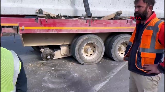 60 ton yük taşıyan TIR'ın tekeri koptu: Yol trafiğe kapatıldı