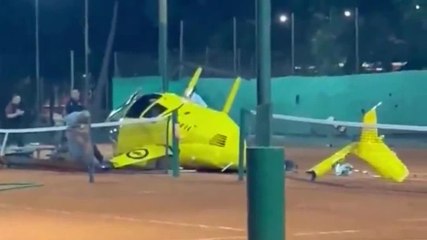 Elicottero si schianta su un campo da tennis: tragedia sfiorata in Argentina