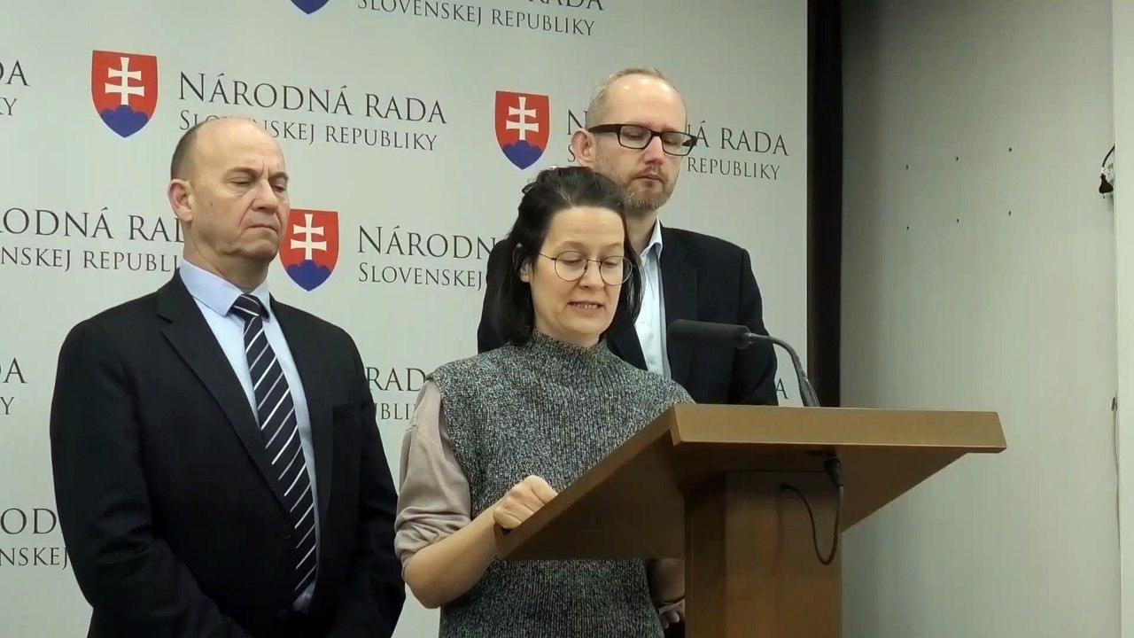 ZÁZNAM: PS iniciuje kontrolu na SIS, poslankyni prišiel list príslušníkov