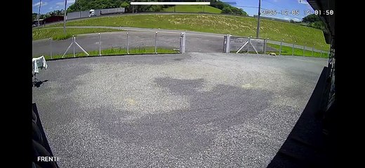 Vídeo mostra momento em que carro cai de viaduto da BR-470 em Blumenau