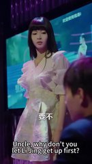 After finishing the binding system, she licked her face and chased him for three years despite the rumors, but the system prompted the wrong person, she decisively turned around and attacked the cold and arrogant and sickly boss, but when she was about to