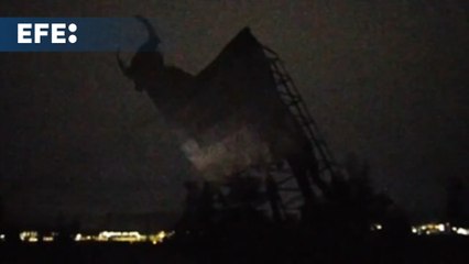 La izquierda abertzale derriba el único toro de Osborne del País Vasco "por españolista"