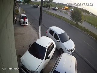 Câmera registra grave acidente de trânsito no Benedito Bentes