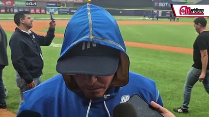 Yadier Molina antes del encuentro en Caracas