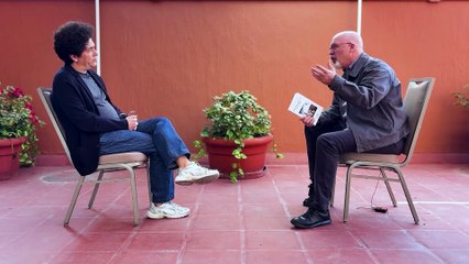 Juan Pablo Villalobos, autor de "El Pasado anda atrás de nosotros" | En 15