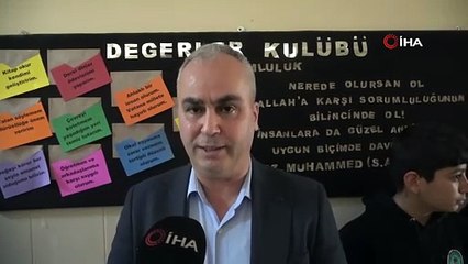 Pet şişeyi yerden alıp çöpe attı, çeyrek altını kazandı