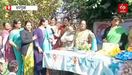 अंबिकापुर की महिलाओं ने गांव को लिया गोद , जरूरतमंदों को बांटे कंबल और बच्चों को शिक्षण सामग्री